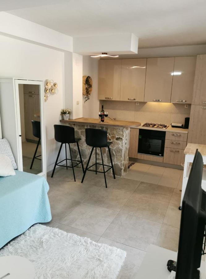 Near Beach Studio Kaštela Εξωτερικό φωτογραφία